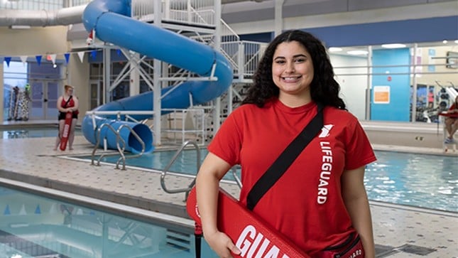 Louisville Metro Lifeguard
Louisville Metro Government recently reduced the minimum age ro be a lifeguard to 15 years old. Monitor pools and water parks in Louisville to maintain safety while working in your swimwear.