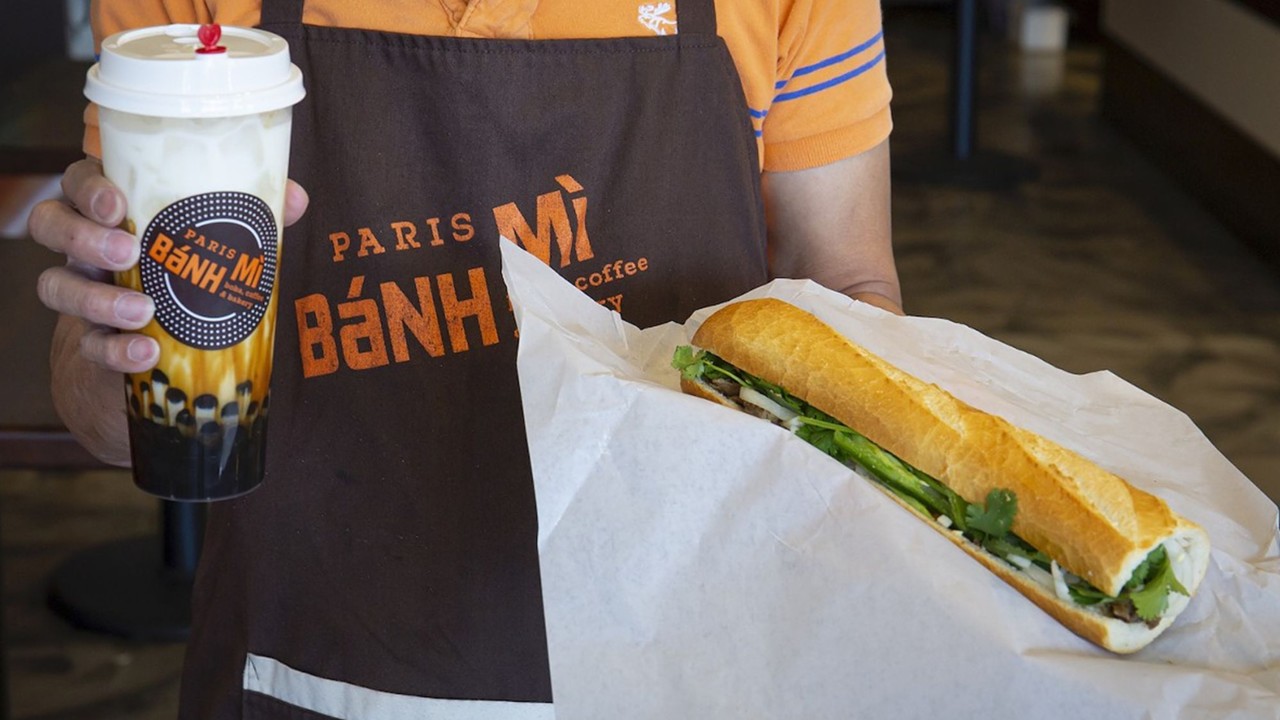 Paris Banh Mi
1237 Bardstown RdWhether you’re on a solo adventure, igniting sparks on a casual first date or catching up with friends, Paris Banh Mi is the perfect place to go. It’s a cute spot with plenty of indoor and outdoor seating. Their boba menu is large with tons of flavors and toppings, allowing for near endless customization. If boba isn’t your cup of tea, or if you’re feeling a bit hungry, they also have a full menu of delicious Vietnamese cuisine, including favorites like pho and banh mi, all for a reasonable and budget friendly price.