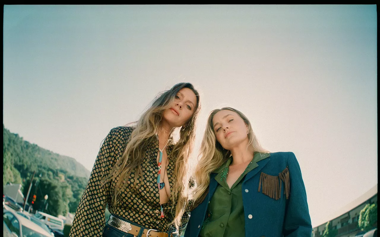 Image: ALY & AJ - Places to Run Tour 2026