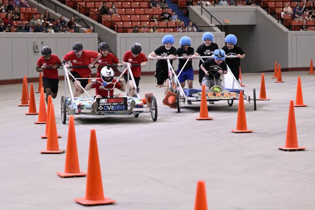 Bed Races Flying Down The Raceway At Kentucky Derby Festival