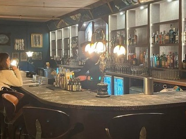 darling's cocktail bar