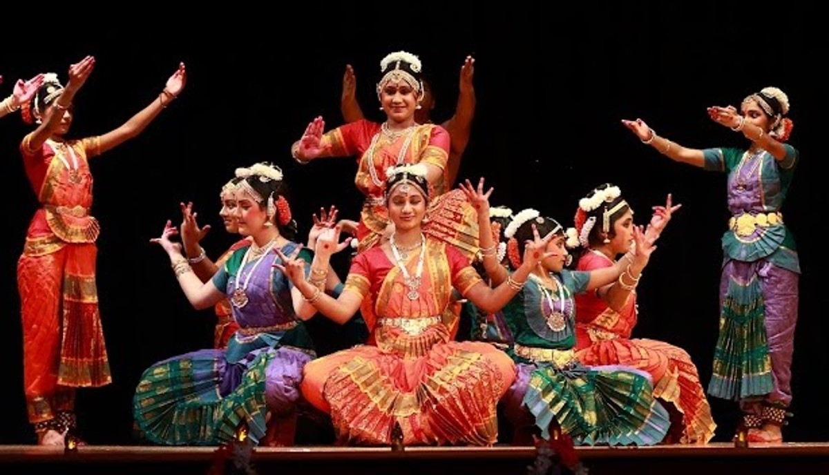 Dancers at the Guru Vandana Arts Academy performing "Sarvam Brahmamayam"