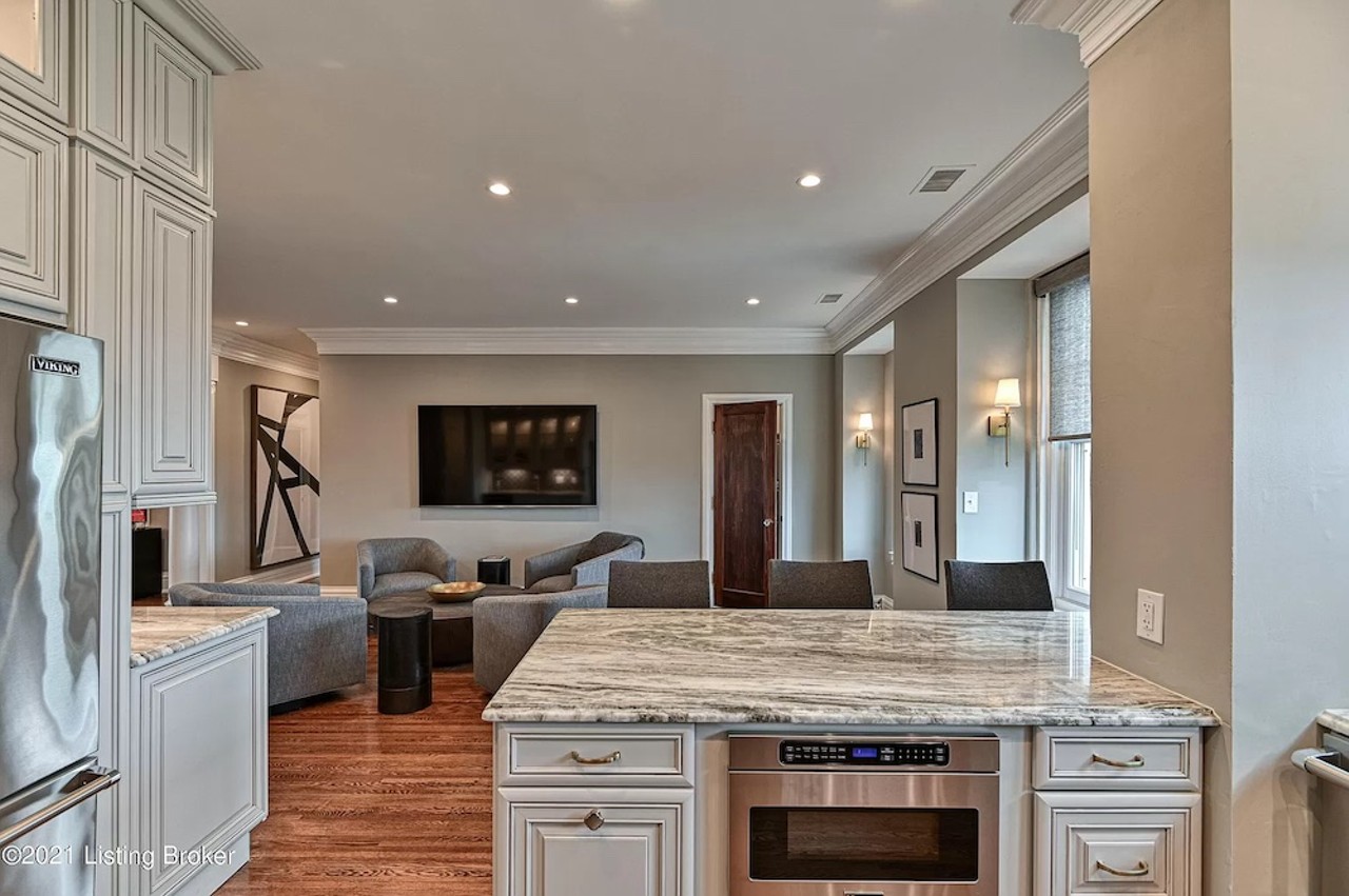 Inside A Dartmouth-Willow Terrace Penthouse For Sale In Louisville [PHOTOS]