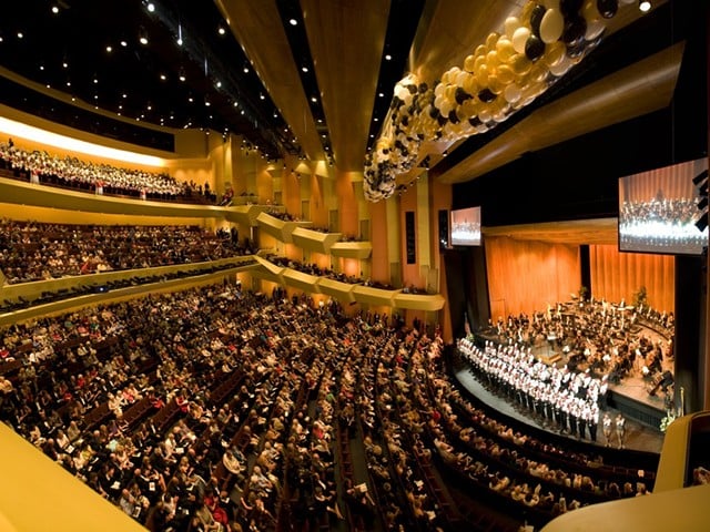 Louisville Orchestra has announced its newest three-year contract.