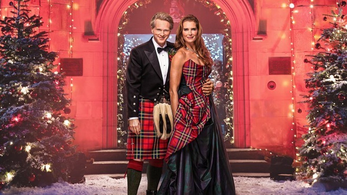 Cary Elwes (left) and Brooke Shields in Netflix's "A Castle for Christmas."