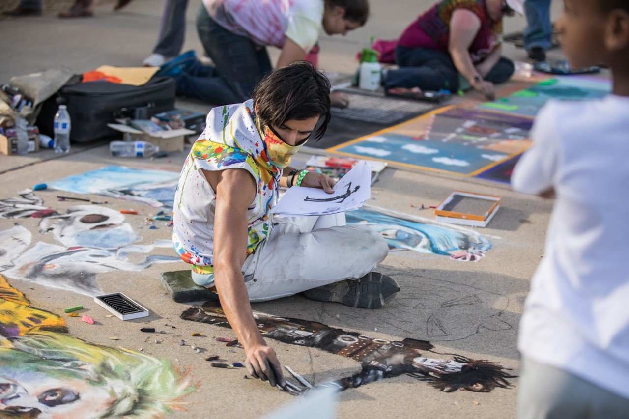 PHOTOS: All Of The Vibrant Sidewalk Art We Saw At Via Colori