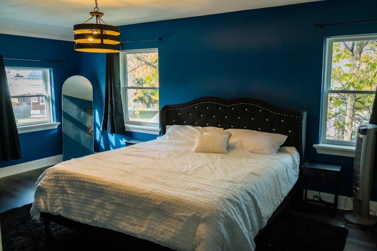 PHOTOS: How About A Bit of Afternoon Delight? Rent This "Spicy" B&B In Cincinnati
