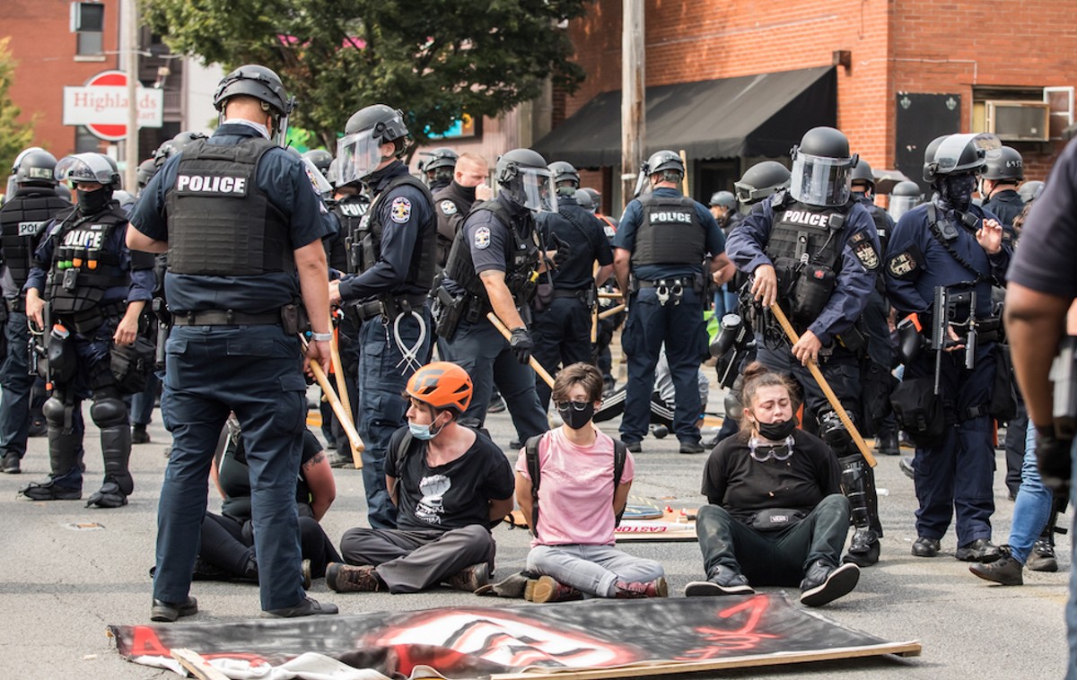 Protesters ordered to sit in Bardstown Road in The Highlands in 2020. | Photo by Kathryn Harrington.