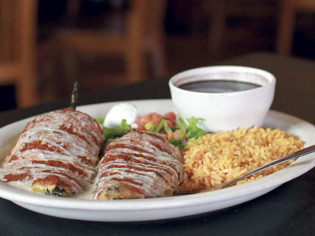 Ramiro&#146;s Cantina backs curb appeal with decent Mexican chow