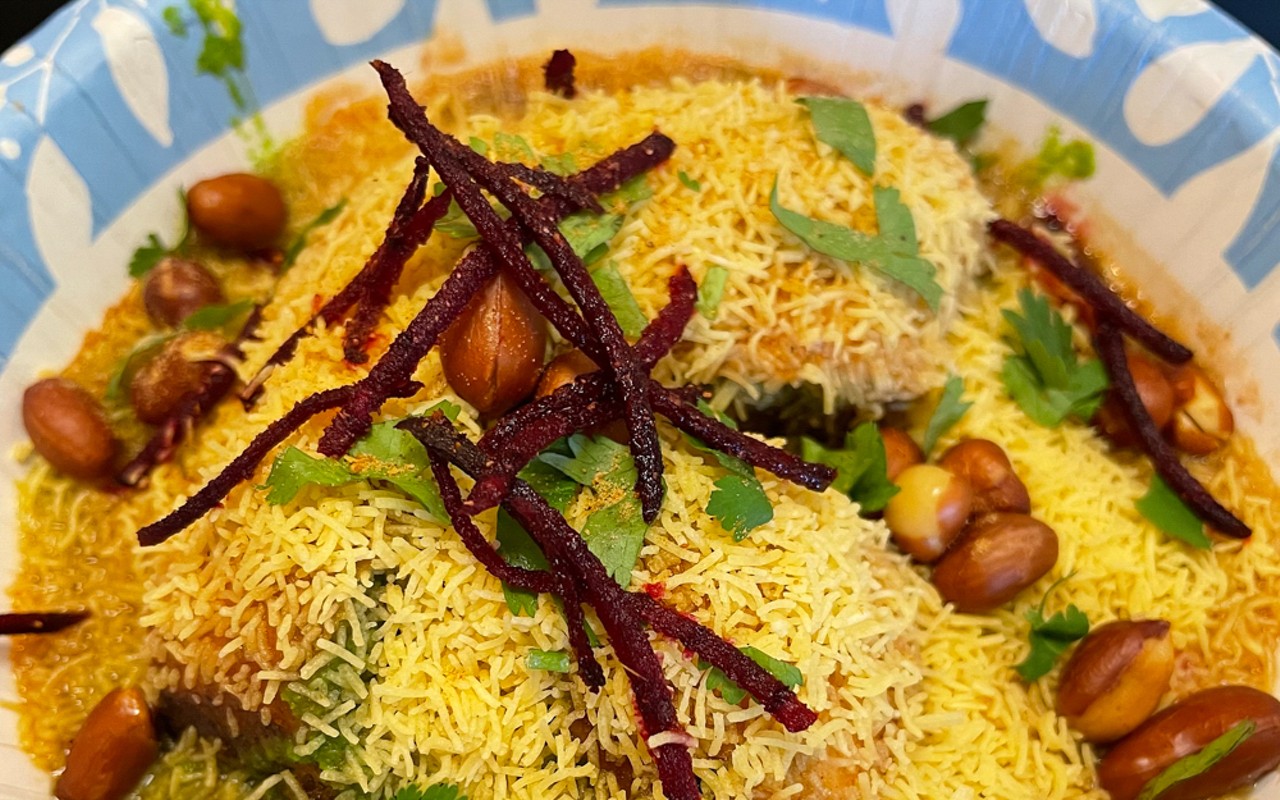 Chaat, the quintessential Indian street food, comes in a variety of tantalizing flavors and textures. Dabeli chaat was a spicy, fruity, and filling potato snack topped with peanuts and crunchy sev noodles.