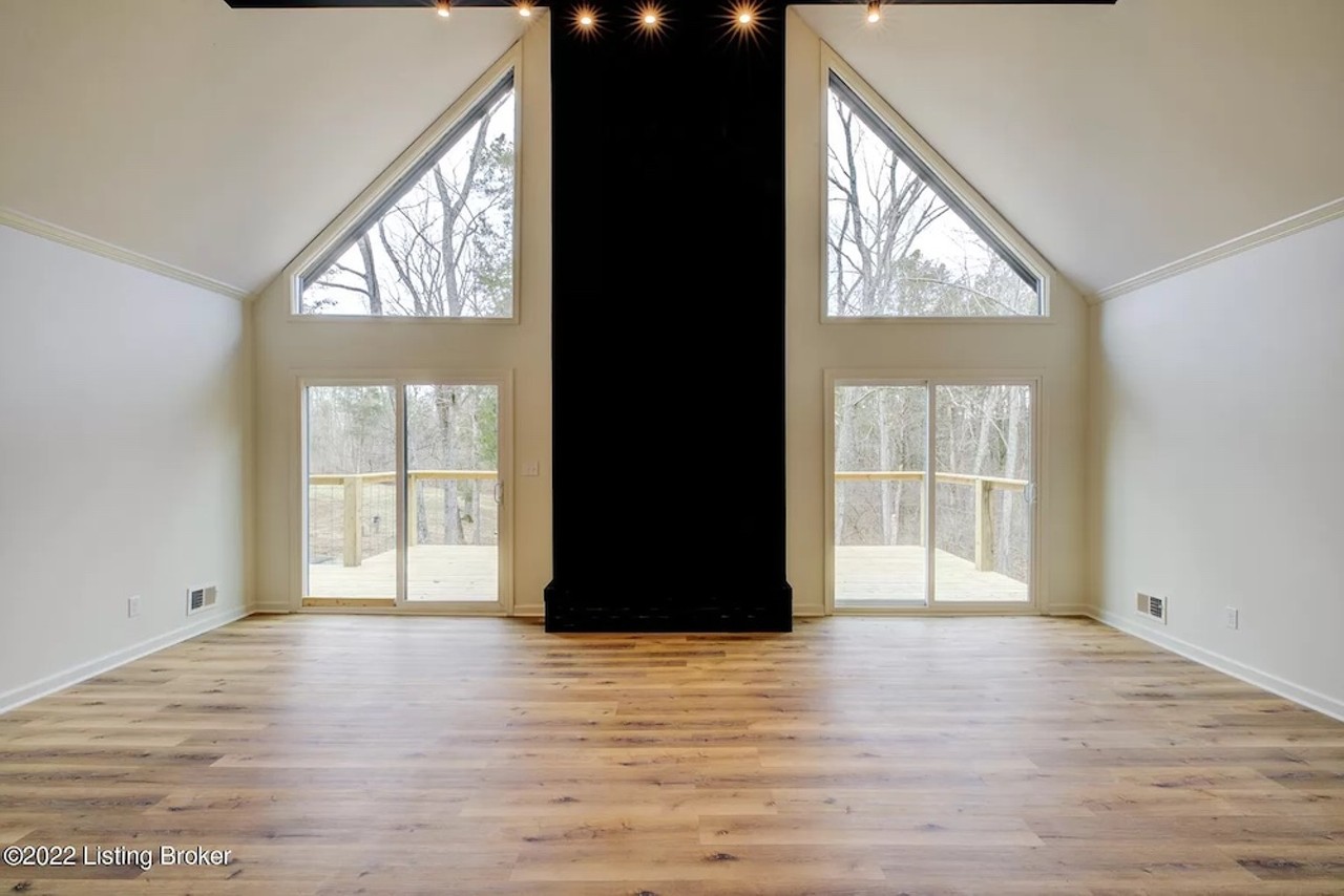 This All-Black A-Frame On Louisville&#146;s Outskirts Mixes Modern With Rustic [PHOTOS]