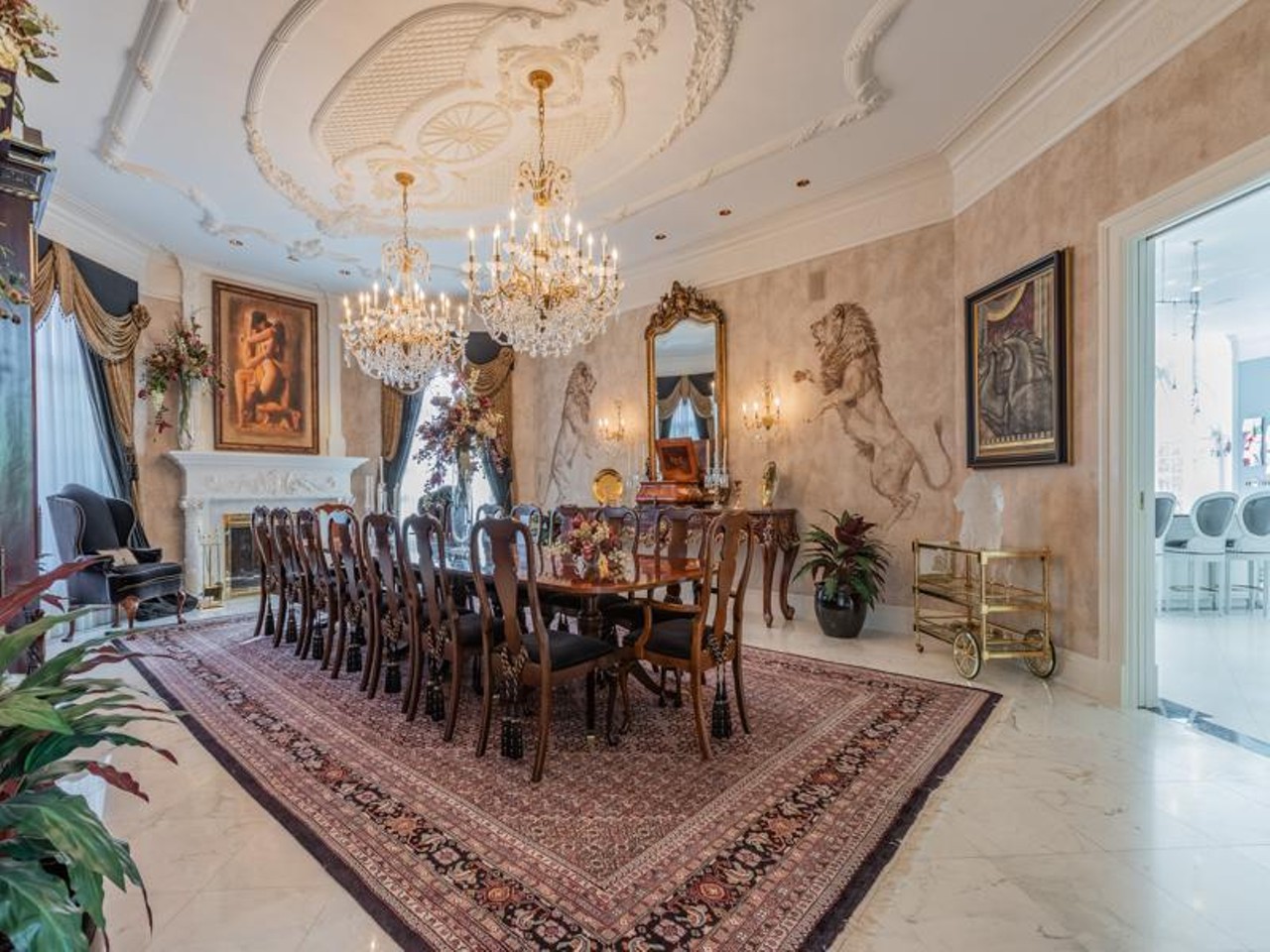 This Southern Indiana Mansion Looks Like The White House [PHOTOS]